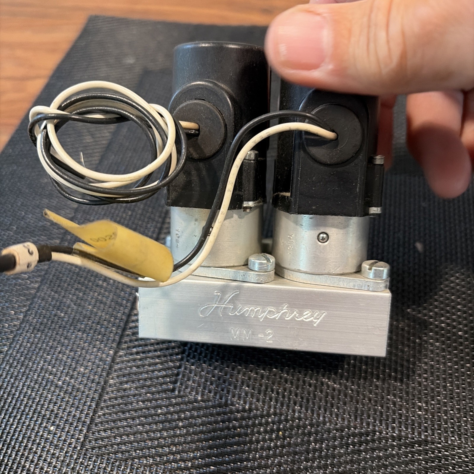 Lot If 2- Humphrey Mini-Myte M41E1 8.5 W 24V DC A And B
