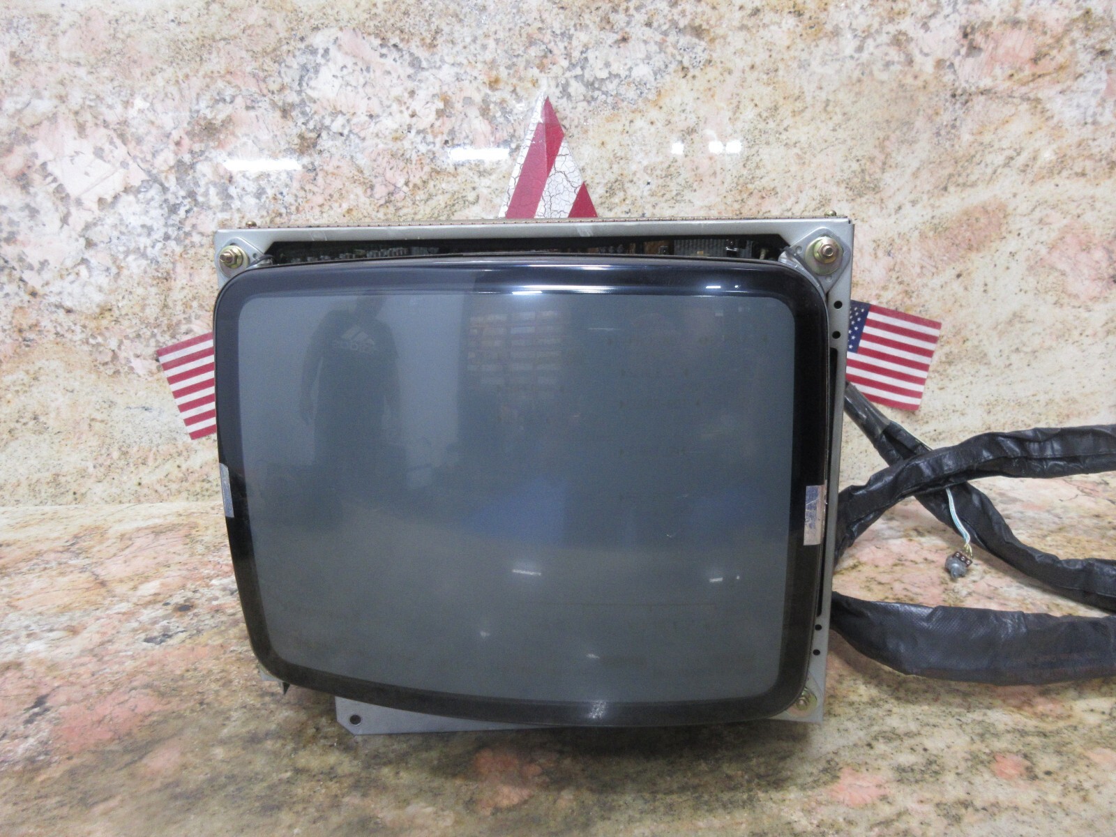 *SPECIAL PRICE* TOTOKU 14 INCH COLOR CRT DISPLAY MONITOR CDT14148B M34KNM23XX01