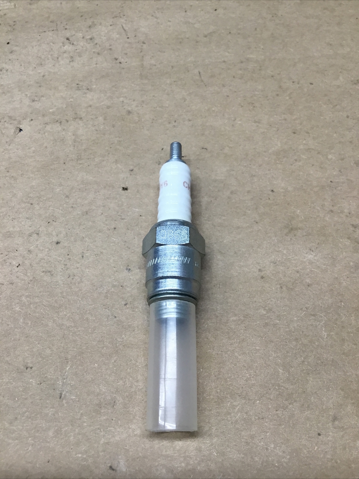 Champion Model: 842 UY6 Spark Plug 0B65 #700K123