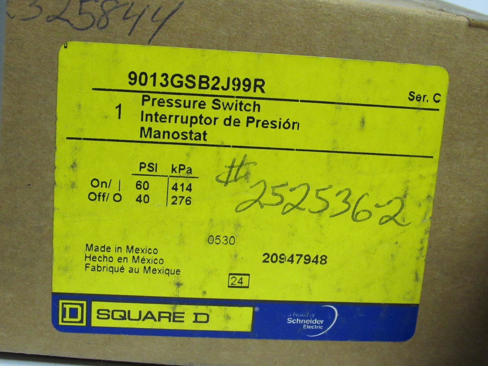 NEW SQUARE D PRESSURE SWITCH 9013GSB2J99R SER C