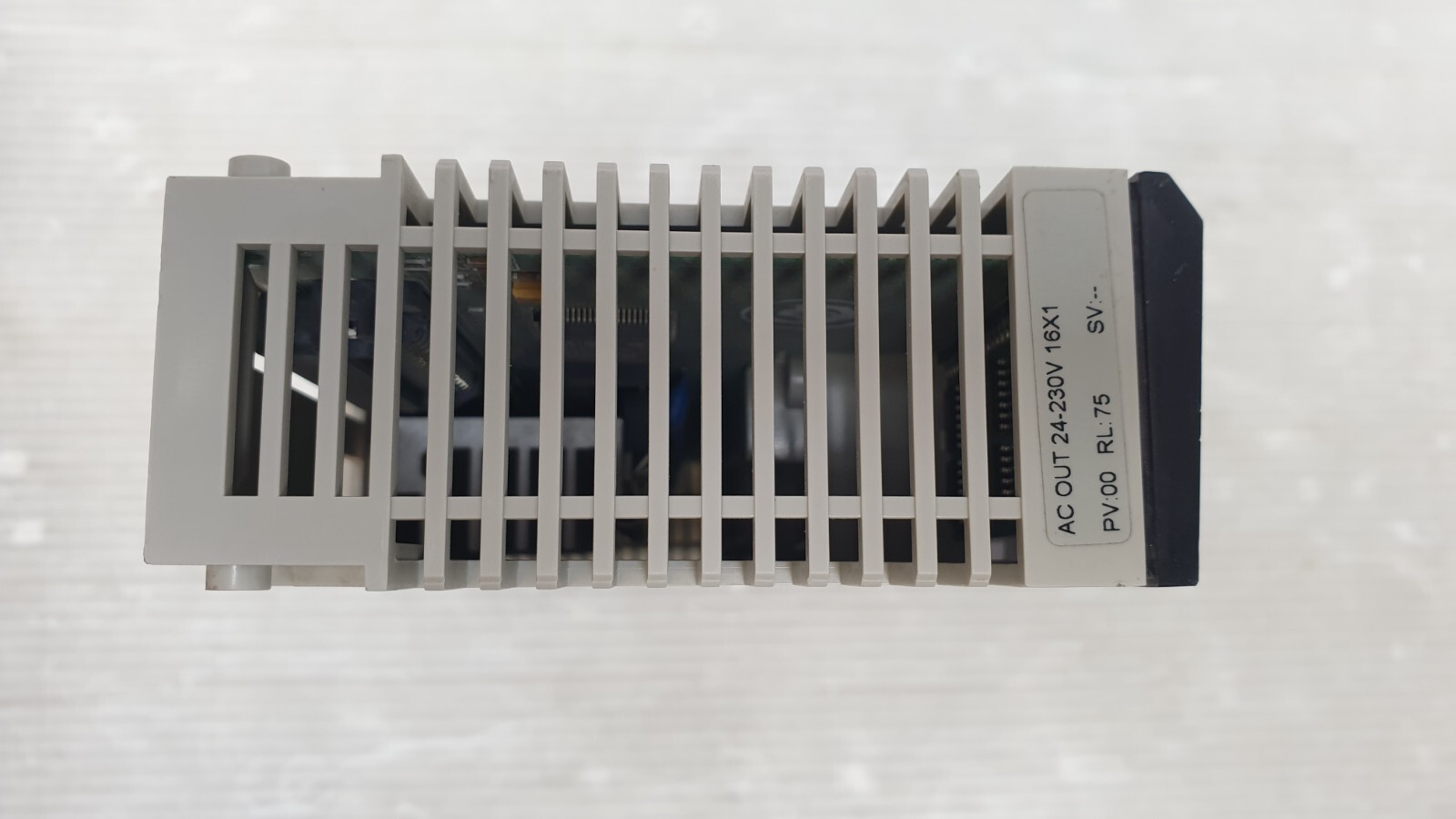 SCHNEIDER AUTOMATION 140DAO84000, AC OUT 24-230V 16X1