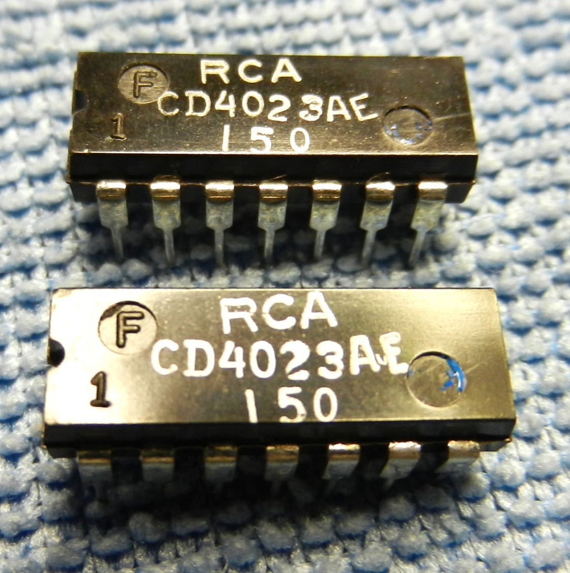 RCA CD4023AE CMOS Integrated Circuits (Quantity 2)