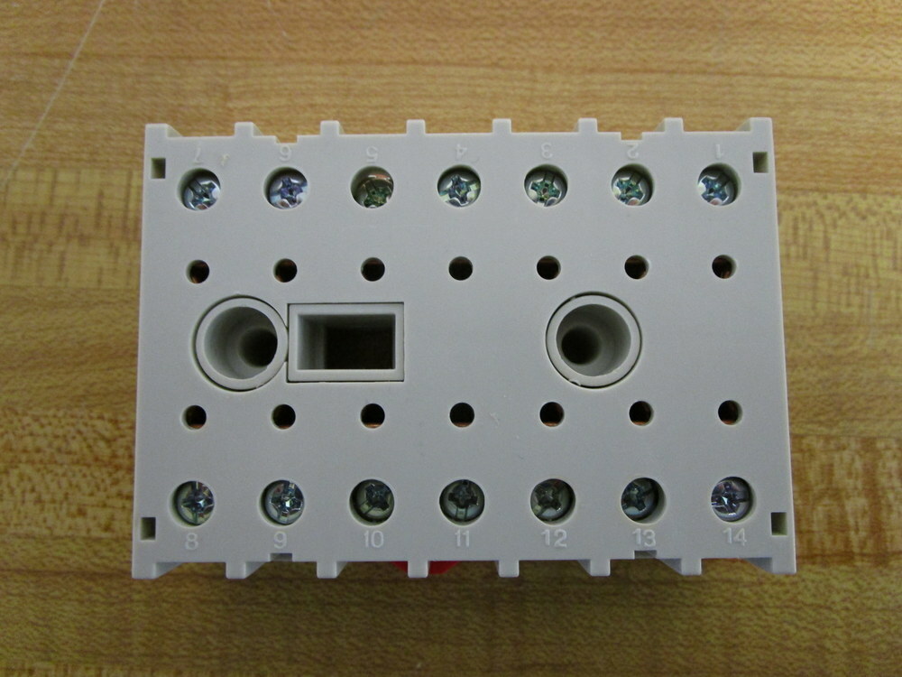 Struthers Dunn 33377D Relay Socket
