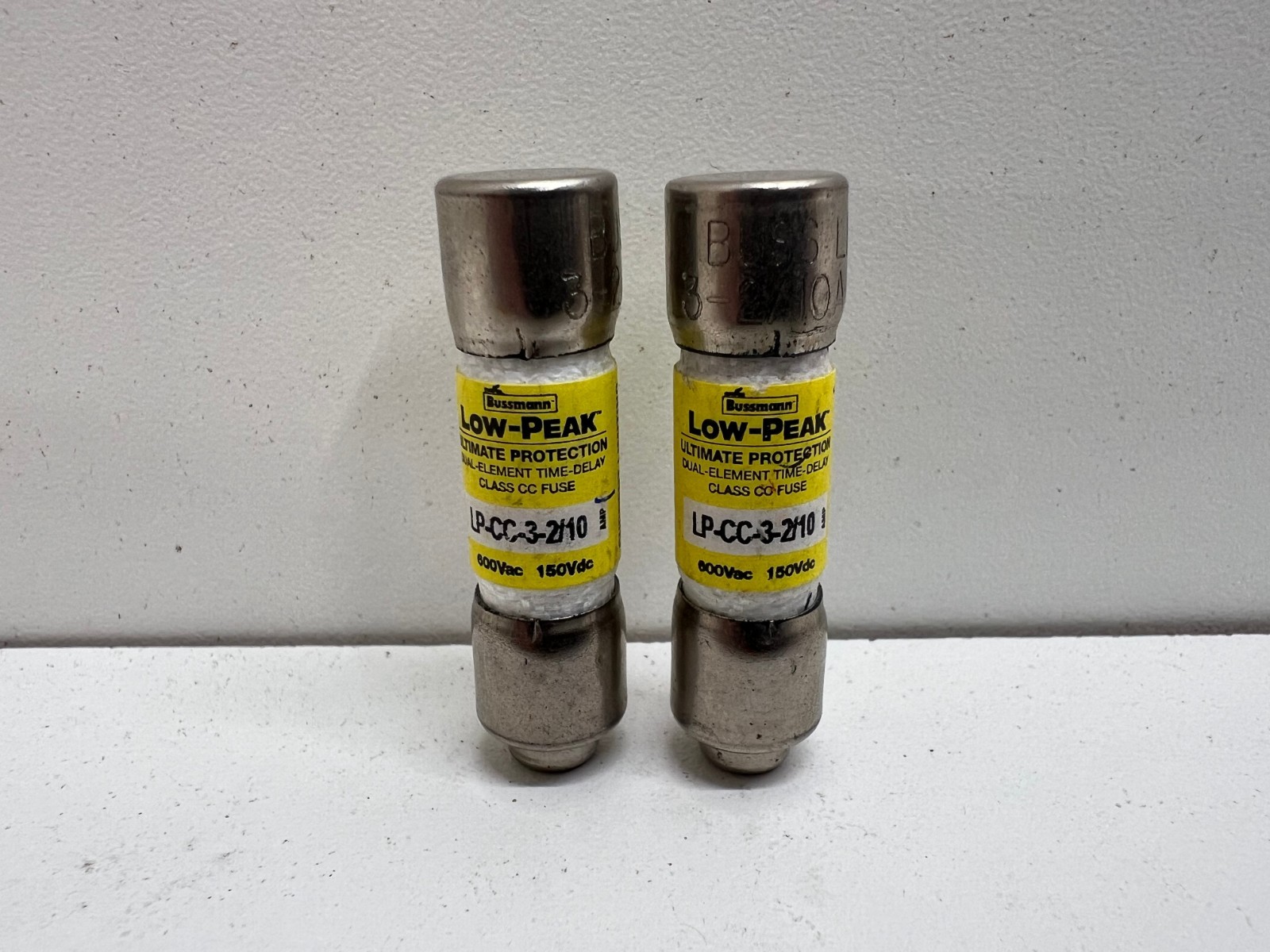 LOT OF (2) NEW OLD STOCK! BUSSMANN 3.2A 600V TME DELAY FUSES LP-CC-3-2/10