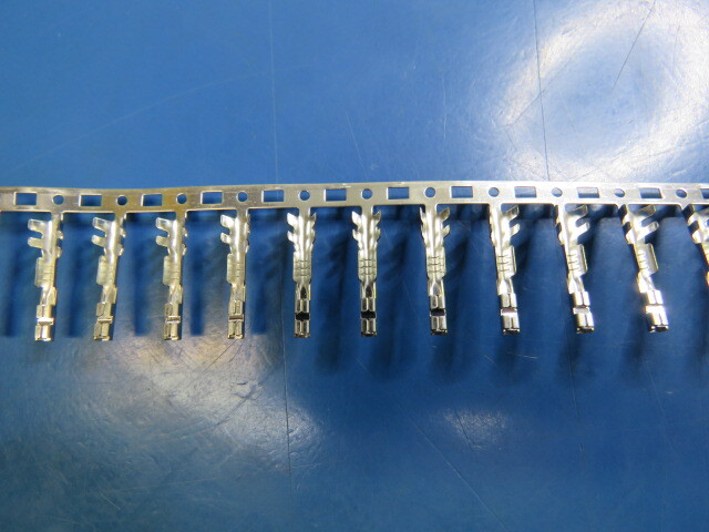 Yazaki 7115-1592 Qty of 200 per Lot female terminal 040 =1mm Yazaki