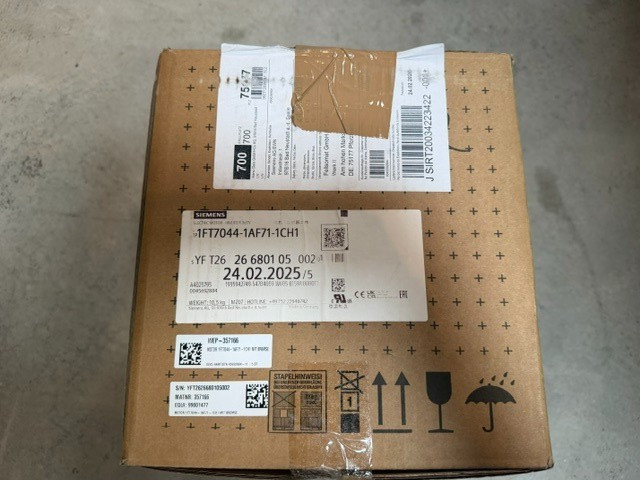 SIEMENS 1FT7044-1AF71-1CH1 SIMOTICS SERVO MOTOR 2.6A 3000RPM 1.35KW
