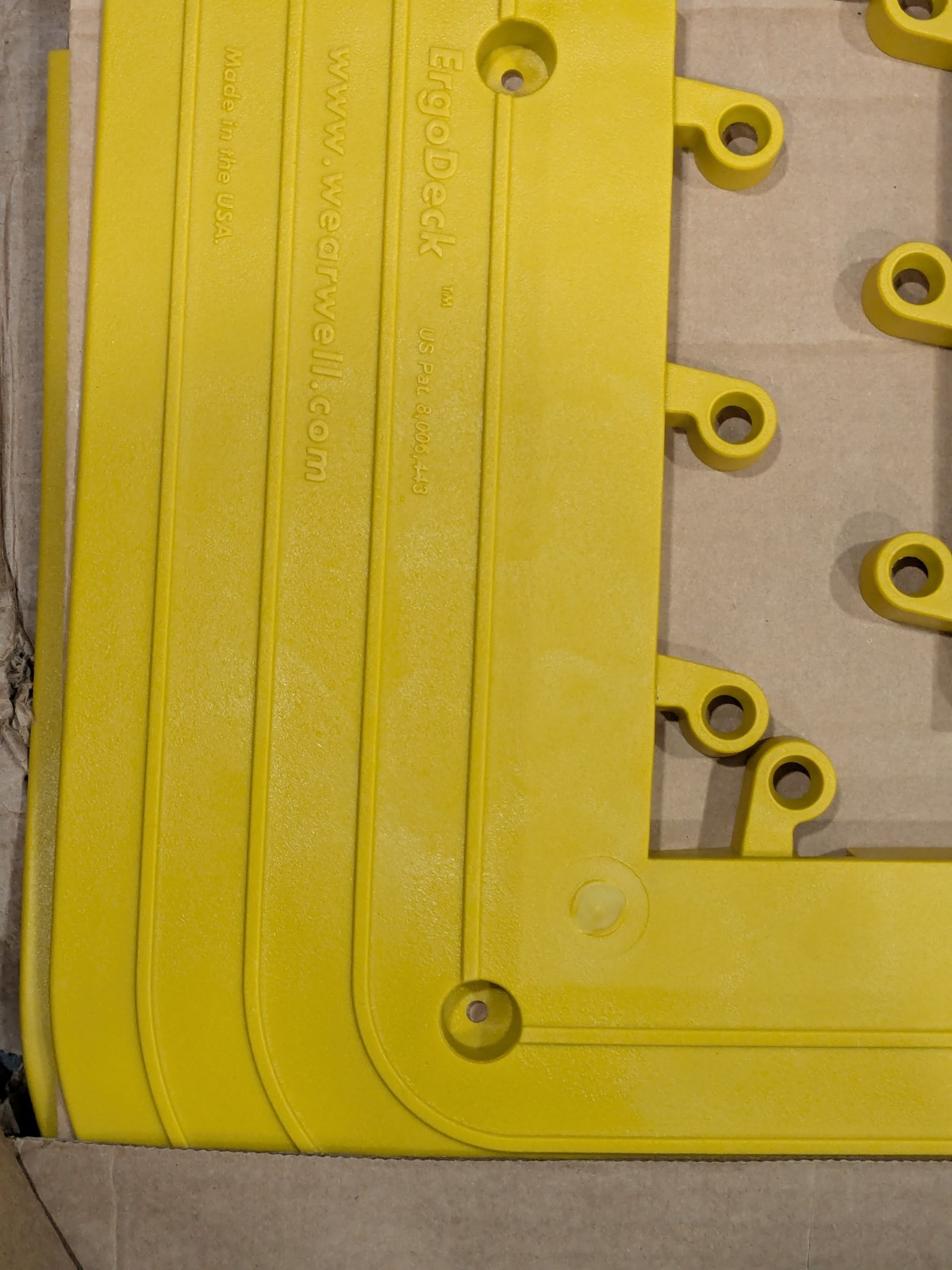 ErgoDeck HD Outside Corner Yellow 7/8″ x 6″ x 15″ x 15″ 4pk 560.78X6X15X15YLCS4