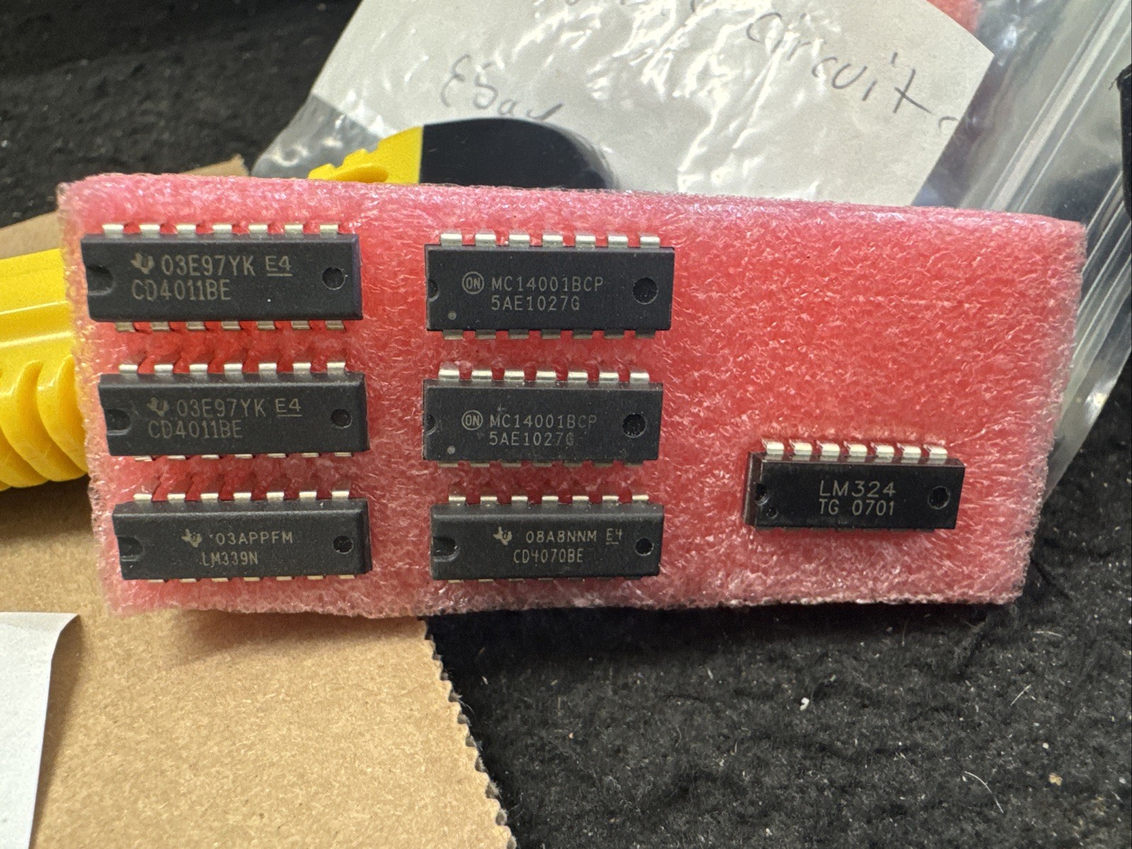 Texas Instruments SN74107N Integrated Circuit (Pack of 13)