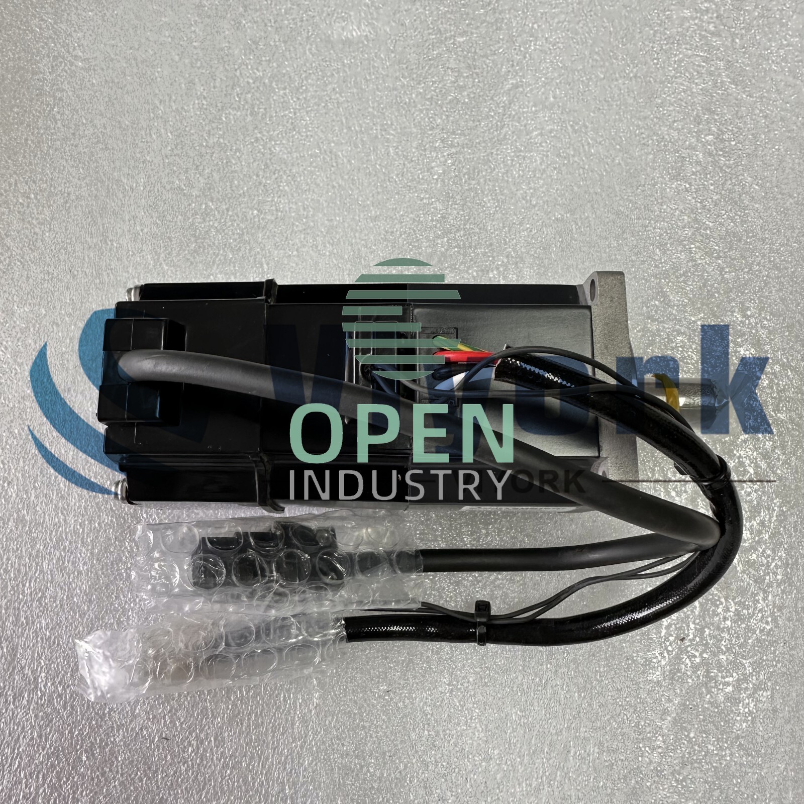 1PCS New in box Mitsubishi HC-KFS23BK AC SERVO MOTOR 1.1 AMP 118 V 3000 R/MIN