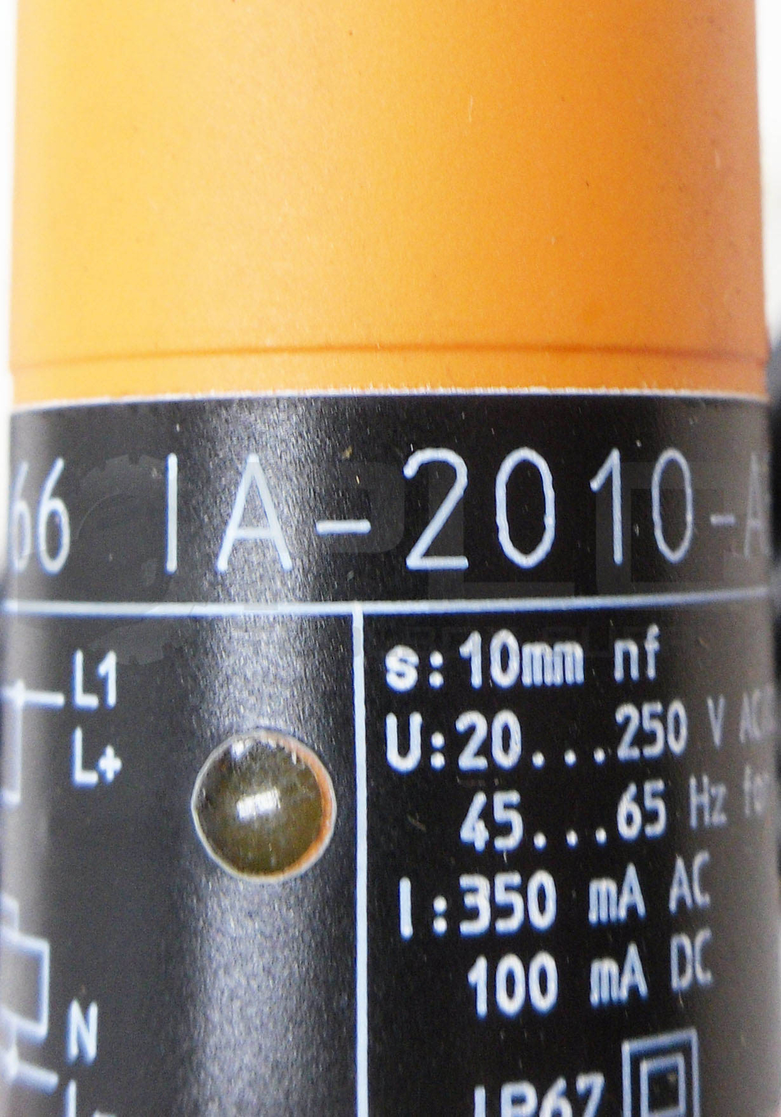NEW IFM EFECTOR IA-2010-AB0A INDUCTIVE SENSOR 20-250V AC/DC IA0066