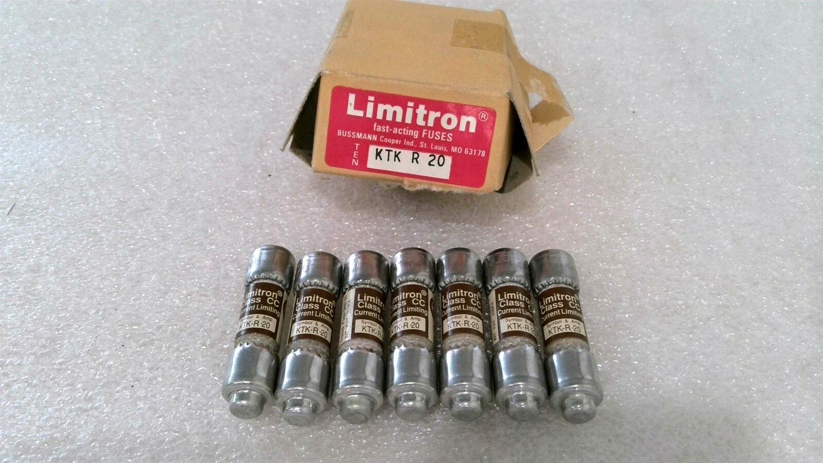 BUSSMANN LIMITRON KTK-R-20 FAST ACTING FUSES 20A 600V ( LOT OF 7 )