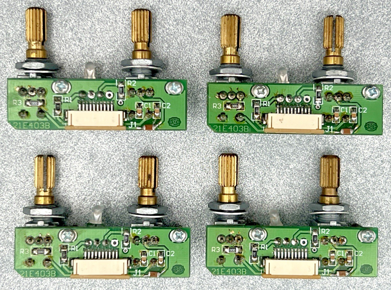 (4) PC 1-0 VOL / ON-OFF SQUELCH 121E403B CIRCUIT BOARD GREEN/RED LED 94V-0