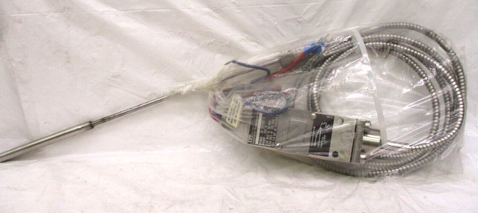 ITT Neo-Dyn 132TC5DC6 Adjustable Temperature Switch 30 to 125°F Range A6723PA