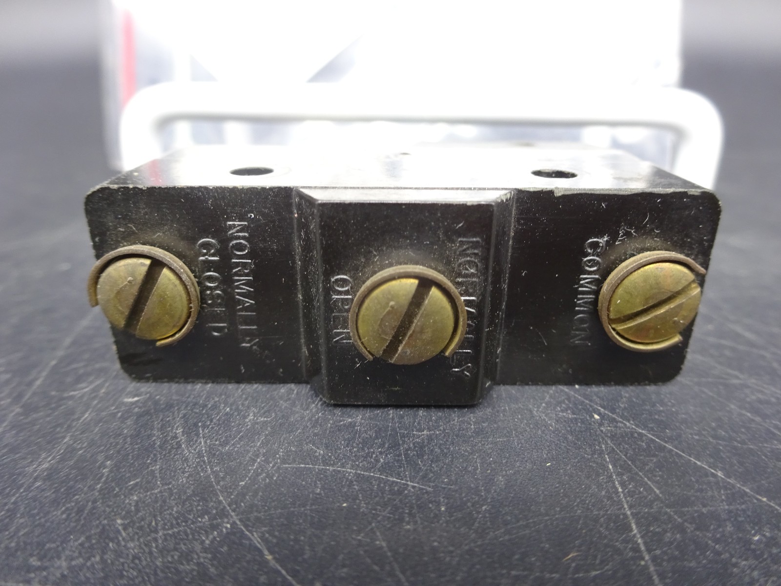 Selecta Switch SS71-BZ-2RW822-A2 Precision Switch 15A, 120vac to 600vac SPDT