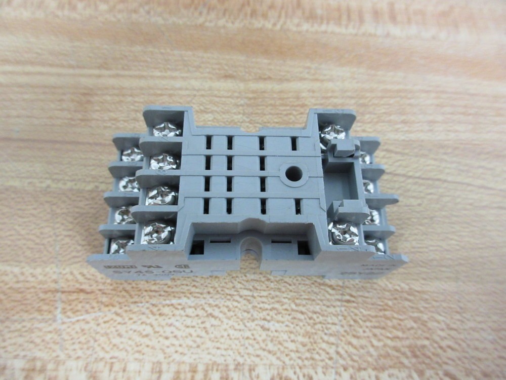IDEC/ IZUMI SY4S-05U Relay SY4S05U