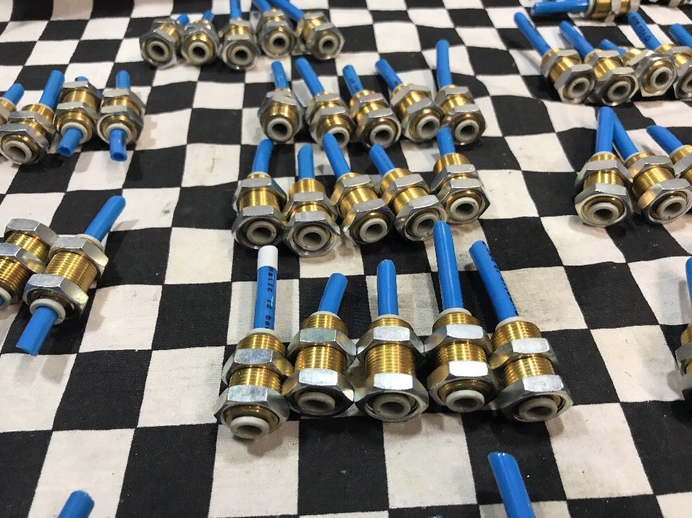 LOT OF 79, SMC BULKHEAD UNION 1/4″, BRASS, SHIPSAMEDAY #123A