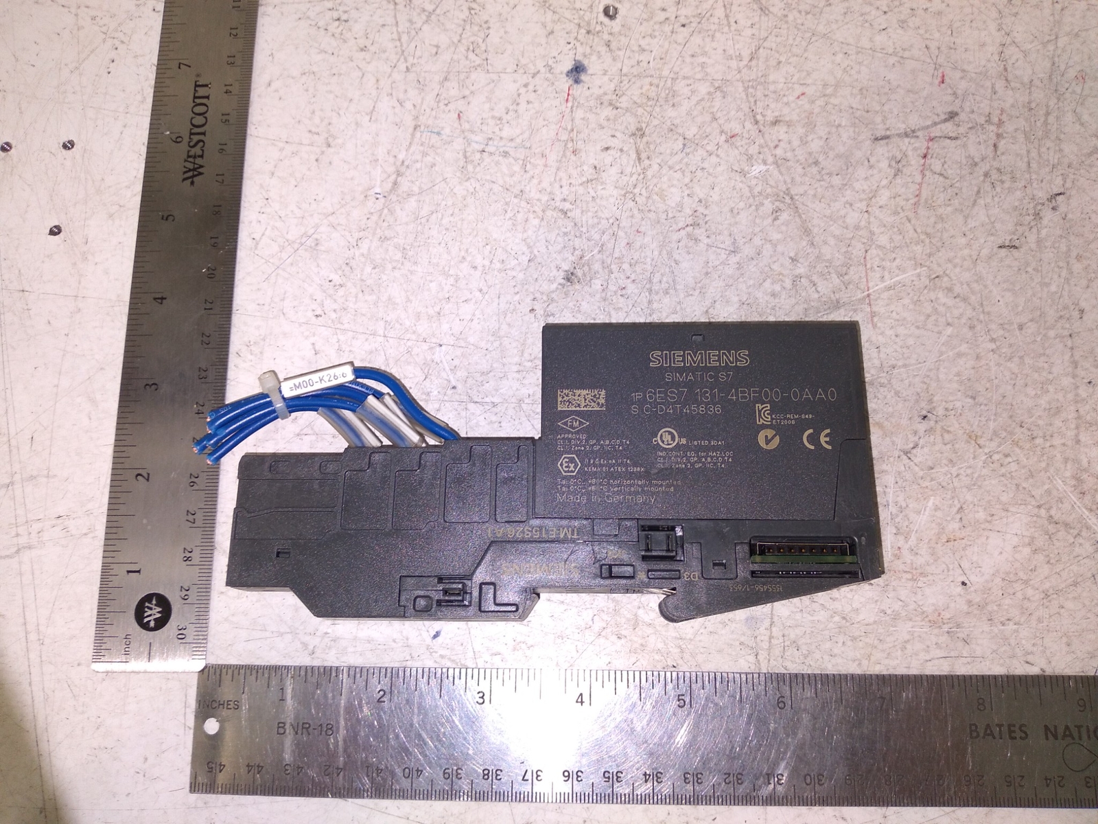 SIEMENS SIMATIC S7 6ES7 131-4BF00-0AA0 with mount
