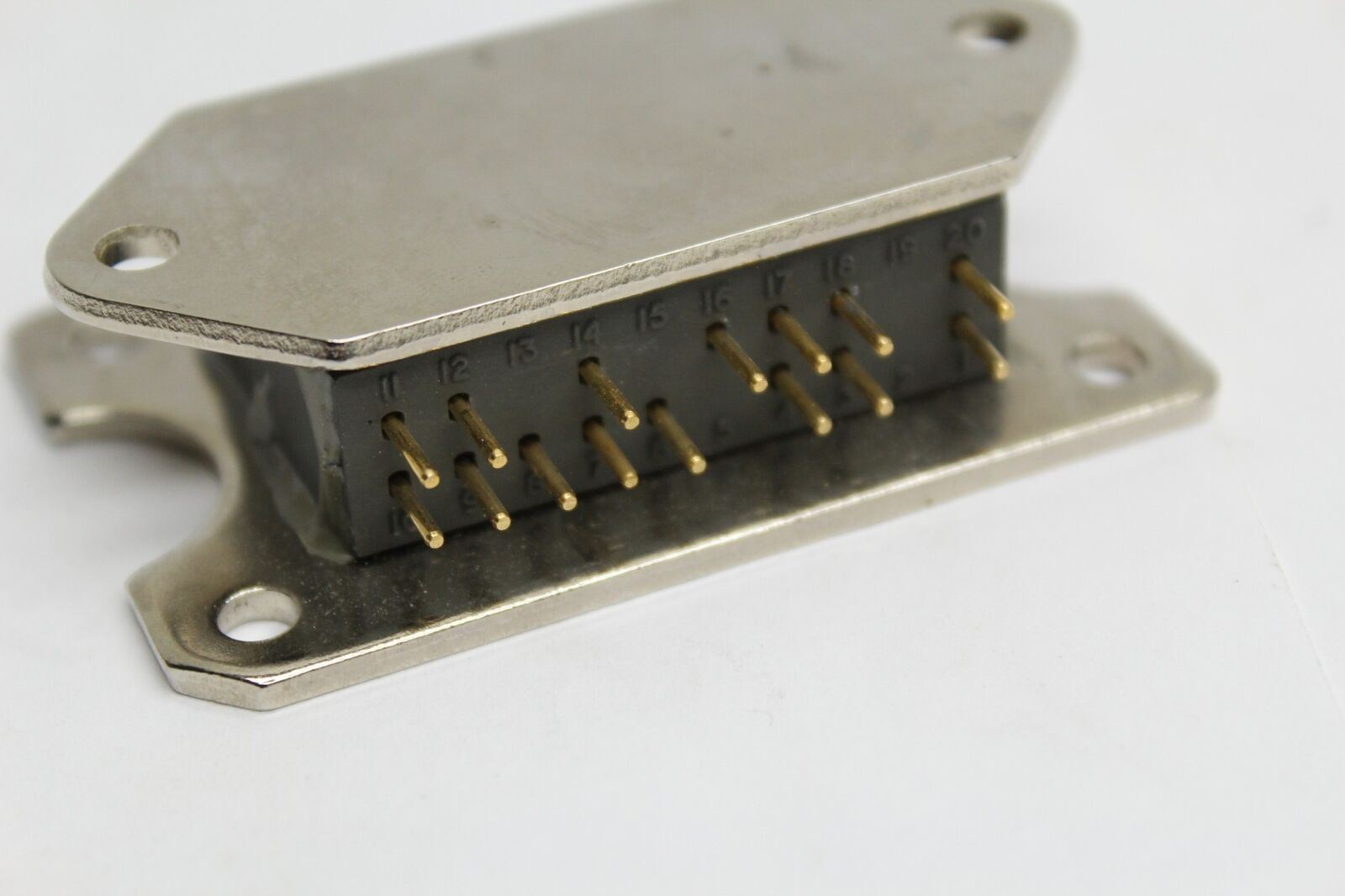 Lambda FBH-24-019 Power Hybrid Voltage Regulator