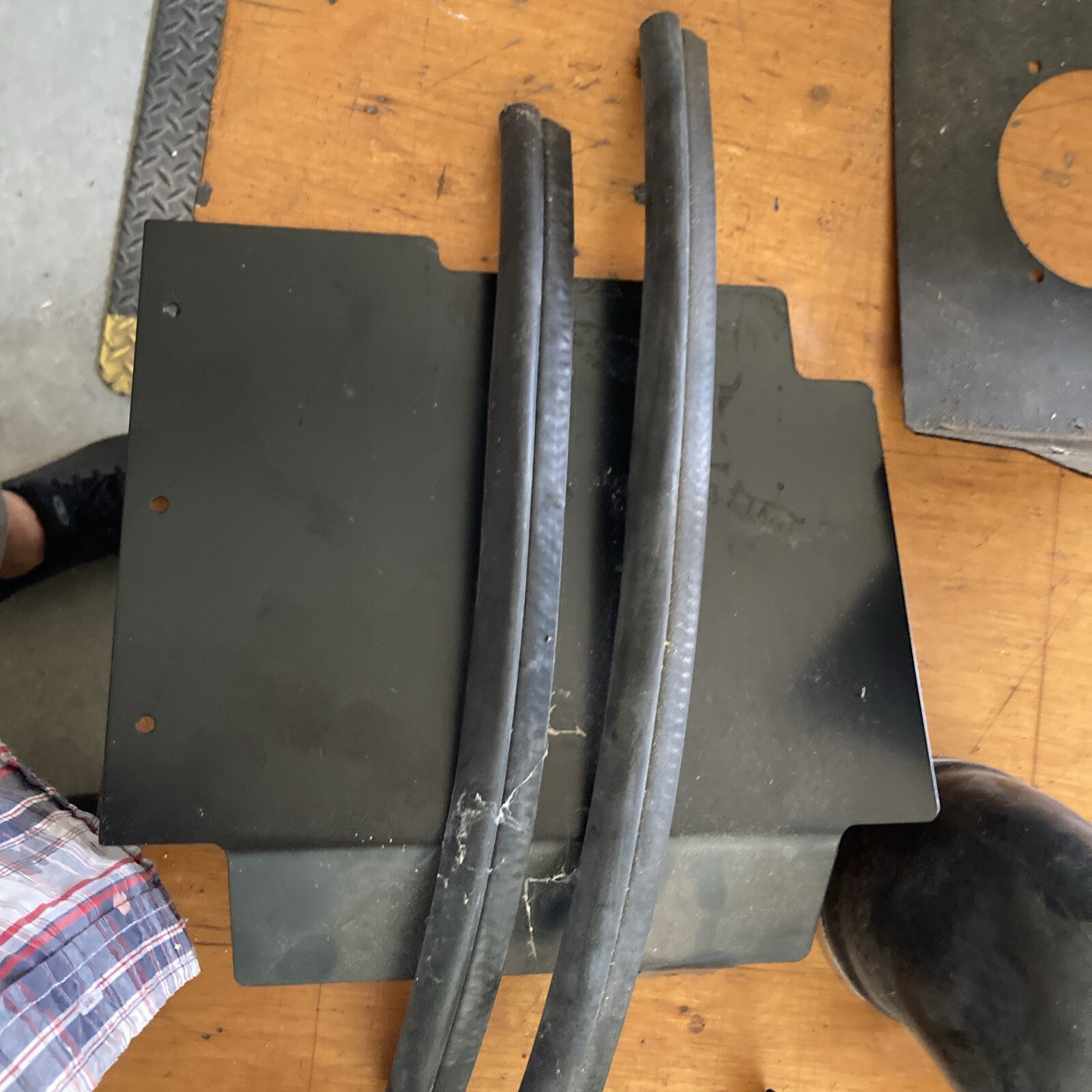CHEVROLET/GMC AIR INTAKE This Not Complete The Filter Is Missing May Need Parts