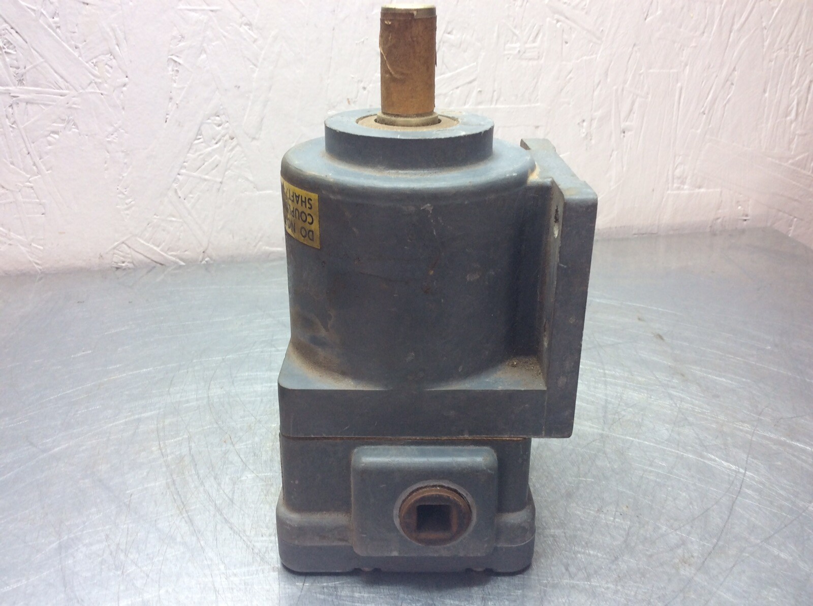 Euclid Electric 111CC1B Shaft Motion Switch Zero Speed Type F