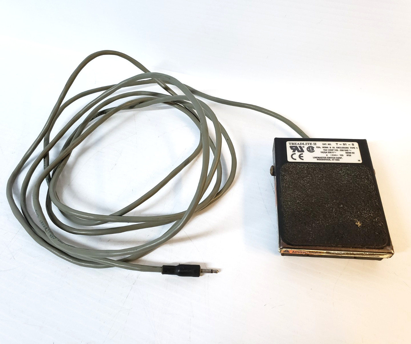 Linemaster Treadlite II Foot Switch Pedal – 15A 1/2 HP 125-250VAC T-91-S