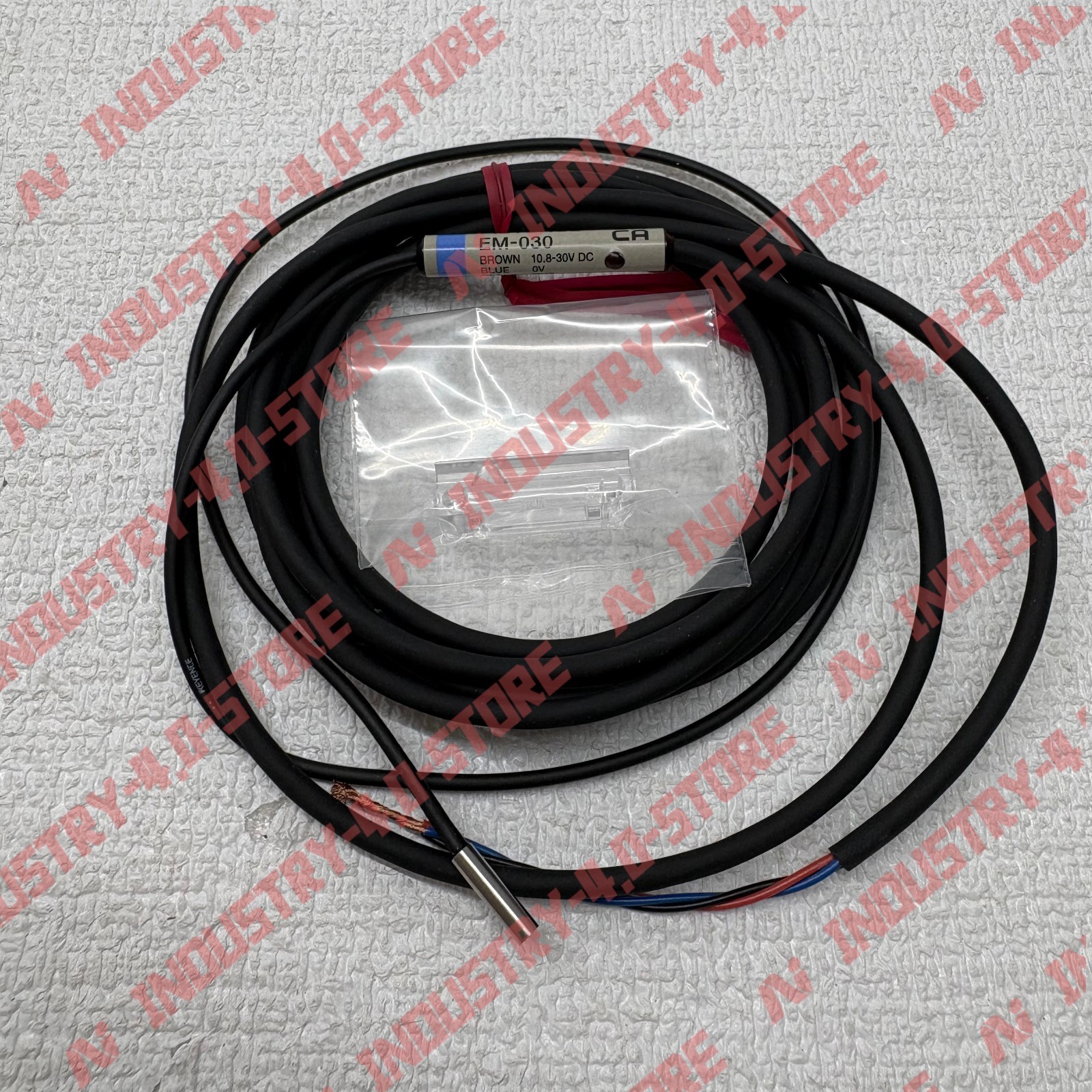 Keyence EM-030 proximity transducer#1pcs new in box