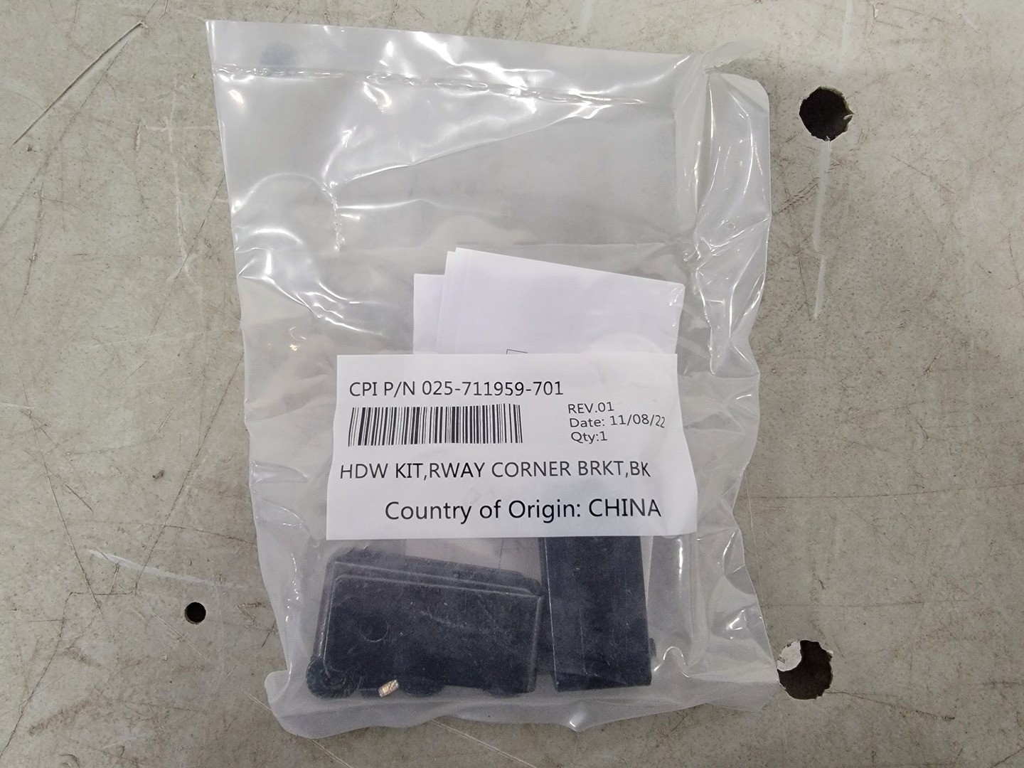 CHATSWORTH PRODUCTS Cable Runway Corner Bracket 025-711959-701