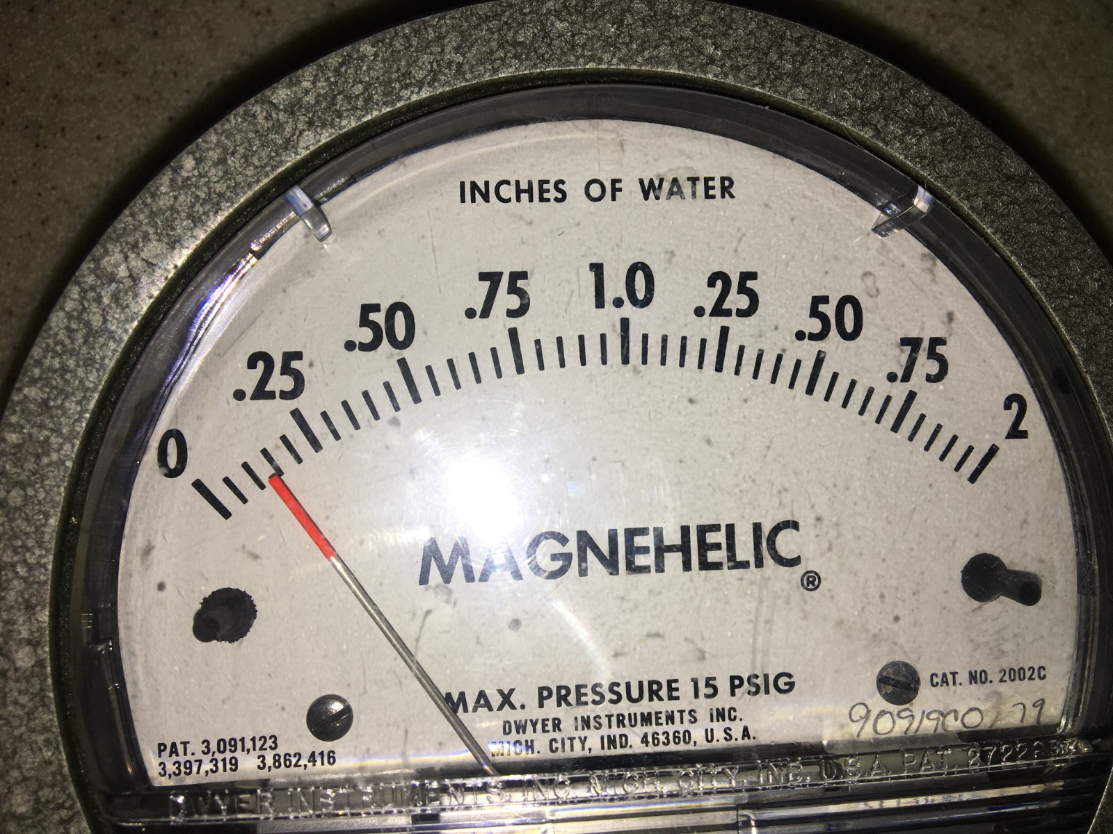 DWYER INSTRUMENTS MAGNEHELIC 2002C DIFFERENTIAL PRESSURE GAUGE