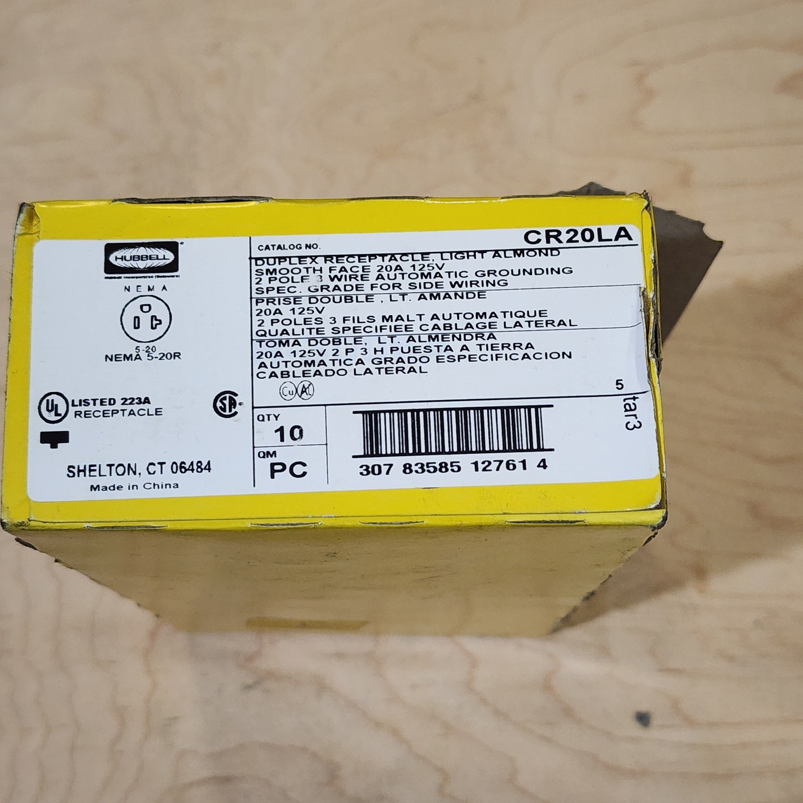 Box of 8 New Hubbell CR20LA Duplex Receptacles (20 Amp 125 Volt) (LA45U)