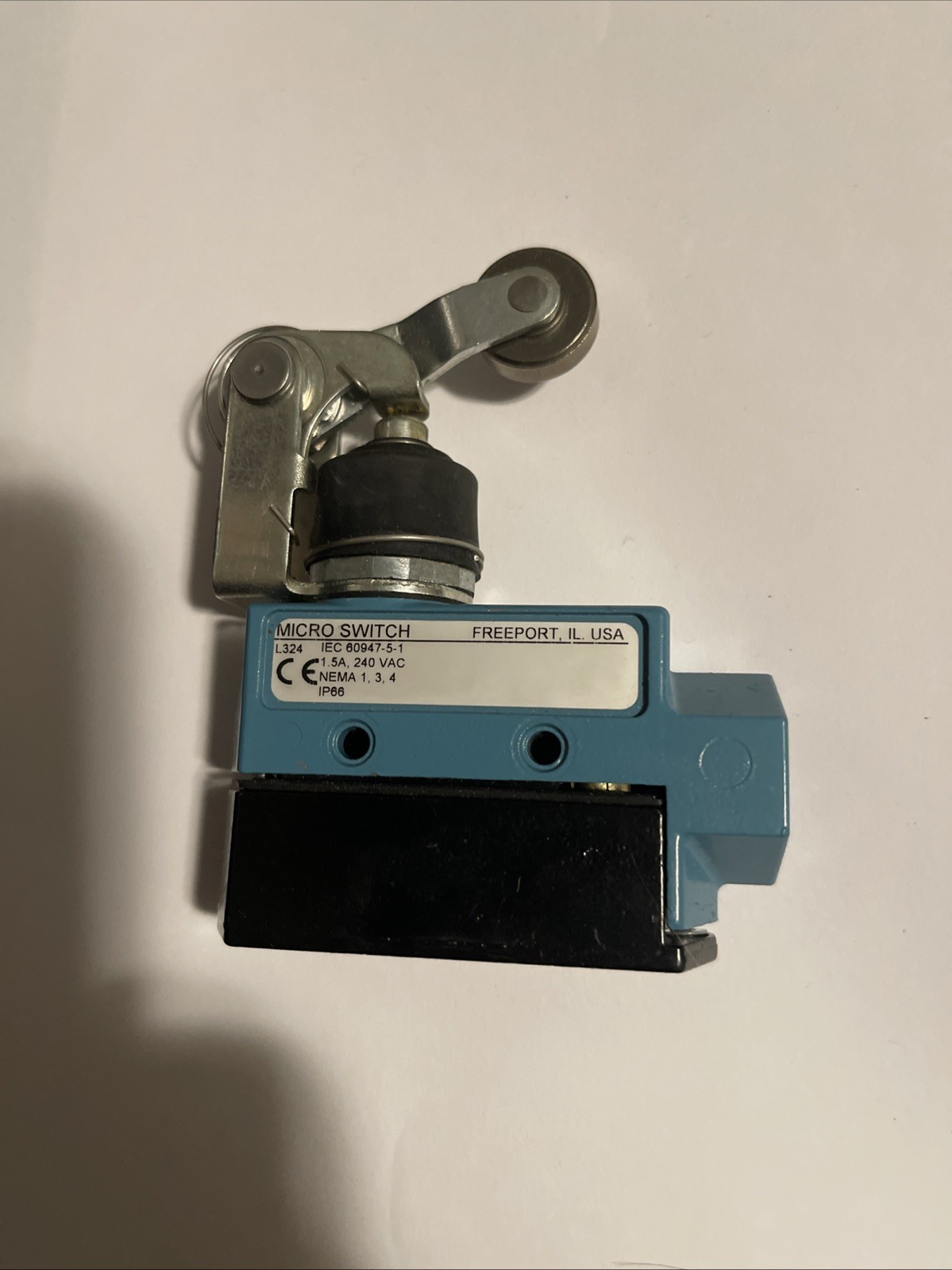 NEW MICROSWITCH BZE6-2RN2 LIMIT SWITCH, for HONEYWELL BZE6 Series Switch