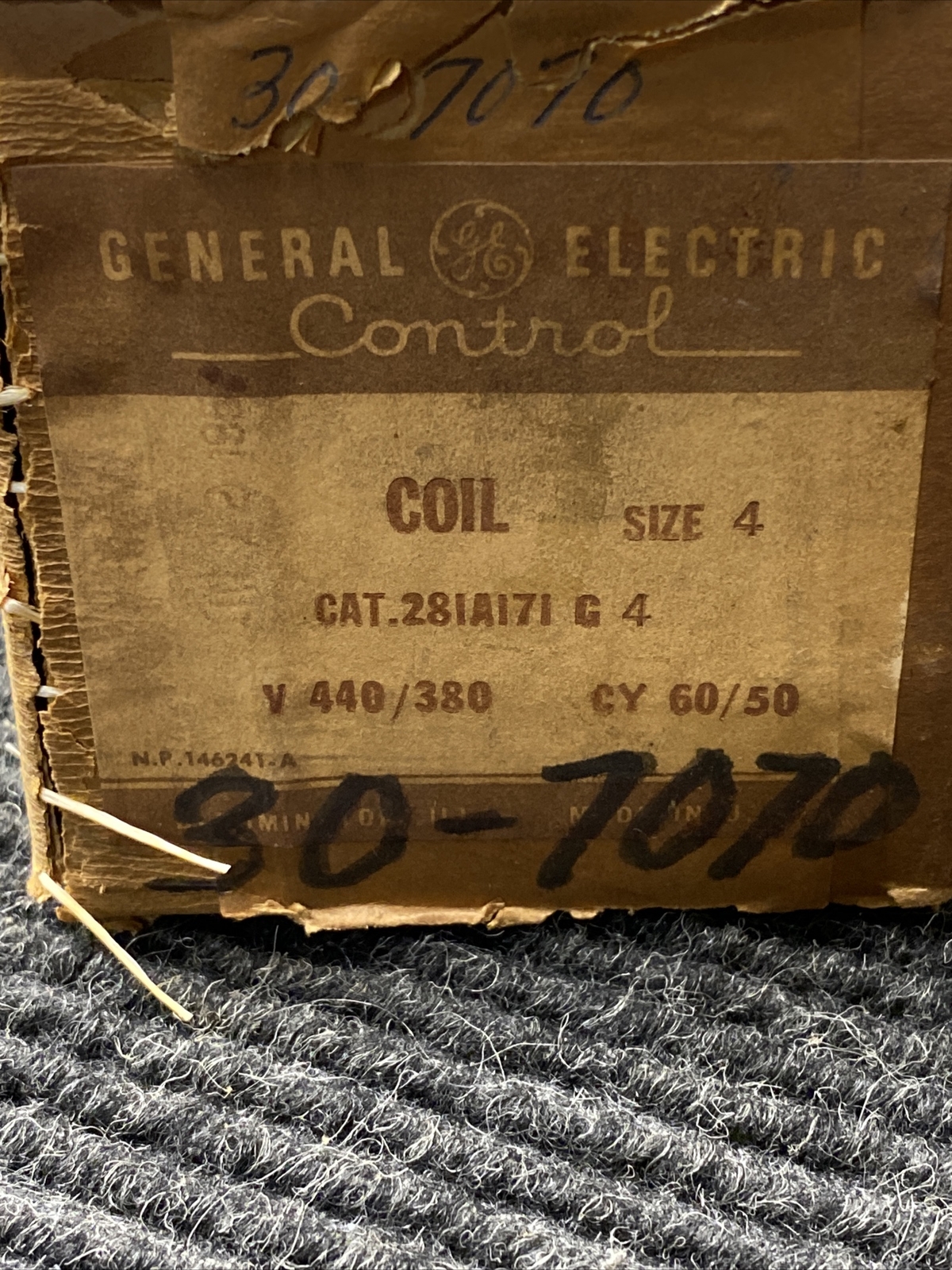 NOS OPEN BOX GENERAL ELECTRIC 281A171G4 COIL Size 4 440/380