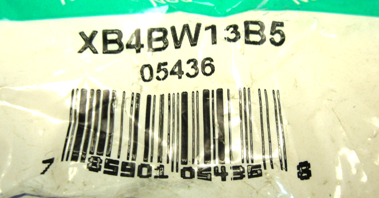 NEW SEALED TELEMECANIQUE XB4BW13B5 ILLUMINATIED LED PUSH BUTTON GREEN