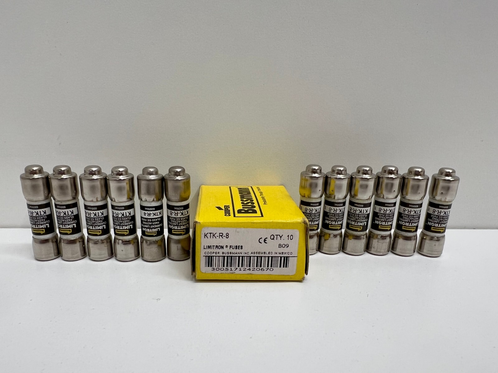 LOT OF (12) NEW IN BOX! COOPER BUSSMANN 8A FAST-ACTING FUSES KTK-R-8