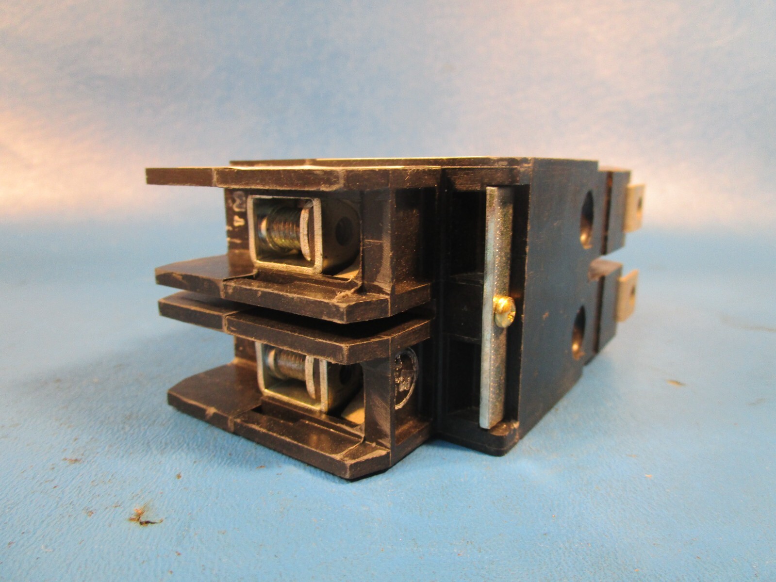 Eaton GHB2015C, Molded Case Breakers (MCCBs) GHB 2P 15A 277/480V 50/60Hz 2Ph G F