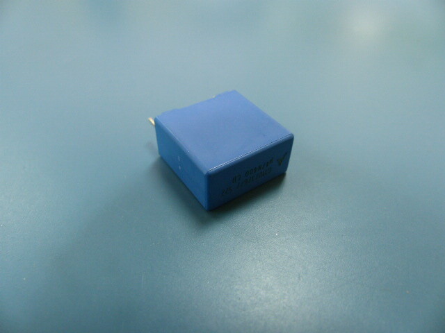 EPCOS B32522E6474K Qty of 25 per Lot 0.47�F Film Capacitor 200V 400V Polyester