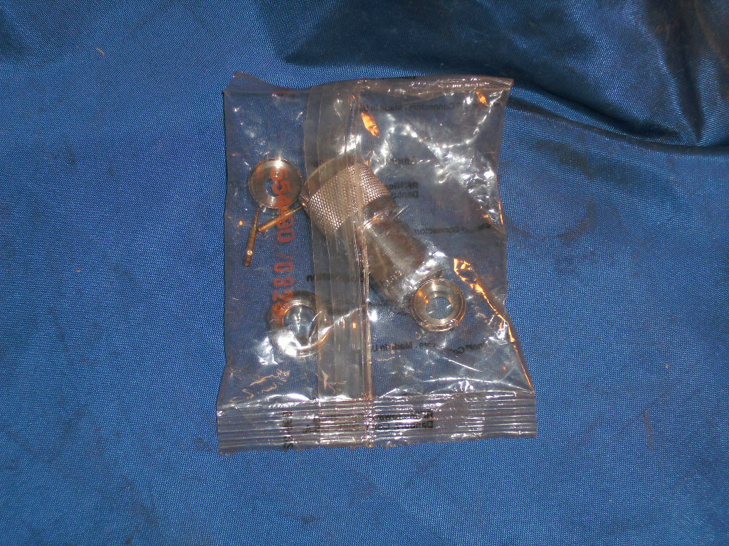 AMPHENOL 82-5589 COAXIAL TWINAXIAL CLAMP STRAIGHT PLUG 825589