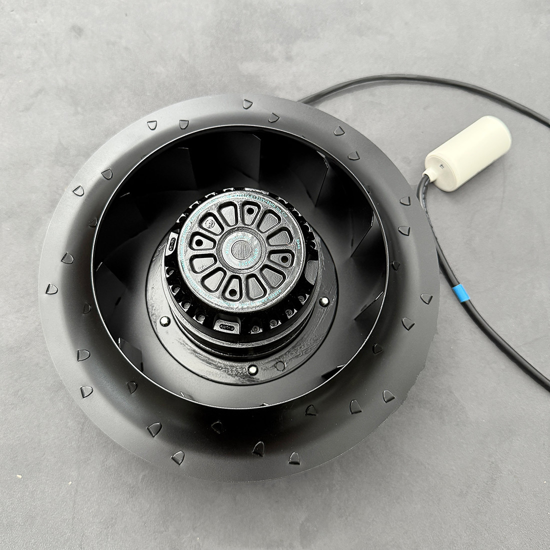 Brand New R2E250-RB06-19 for Danfoss Inverter fan 230V~50/60HZ 250/390W