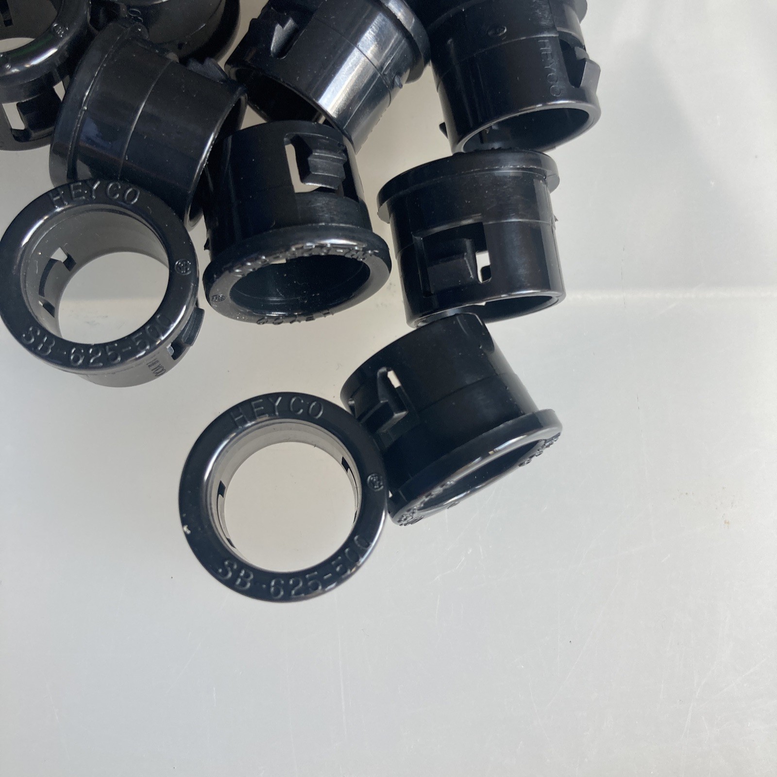 NSSP Heyco SB-625-500 Snap Bushing 1/2 Inch Black Panel Thickness Up To 1/4 Inch