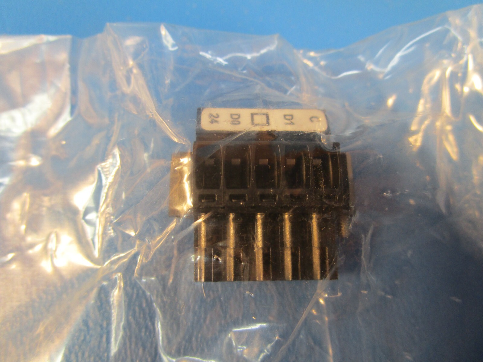 Eaton C441Q, Communication Module, Profibus 4IN/2OUT,120VAC