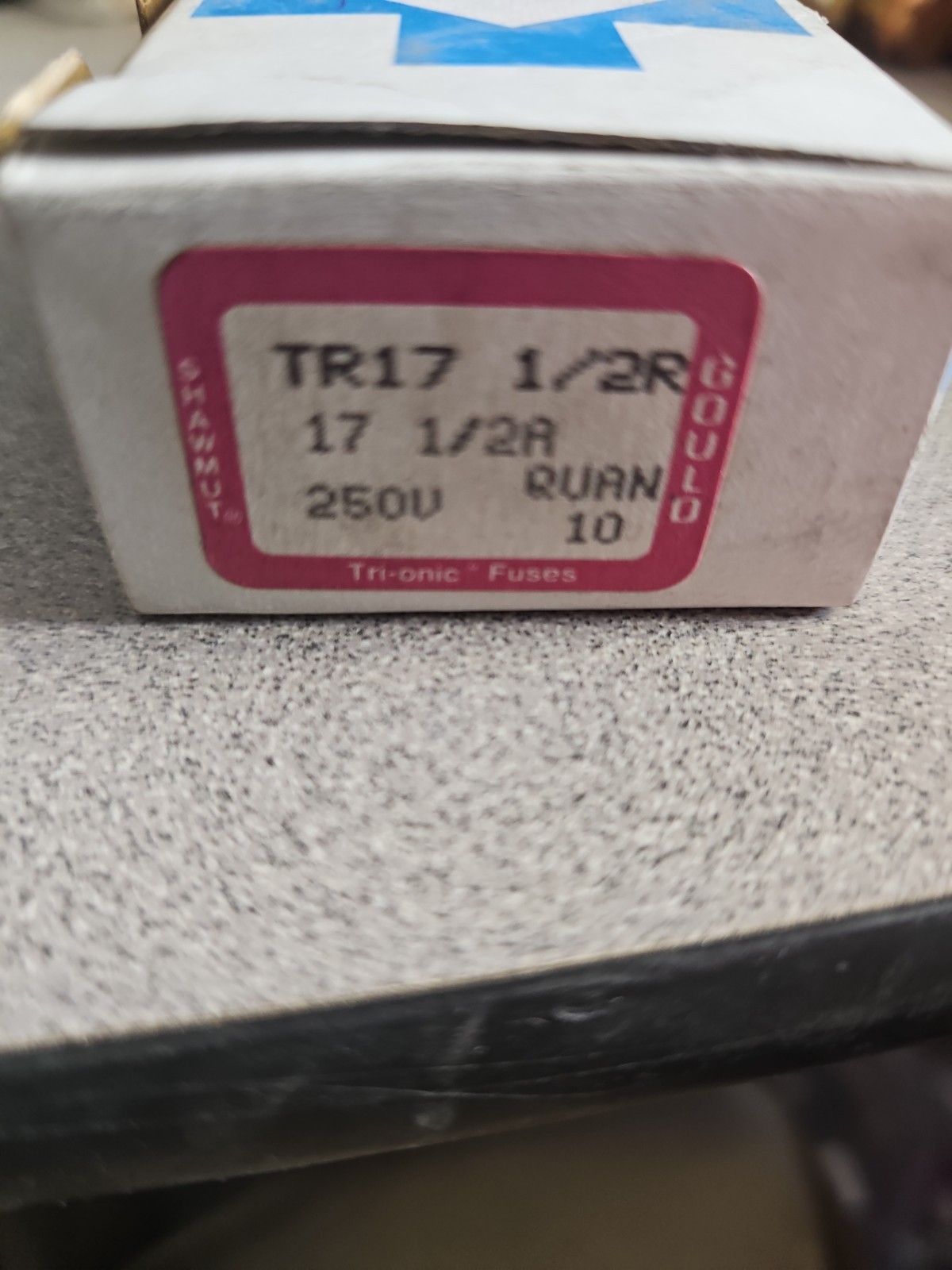 BOX OF (10) NEW OLD STOCK! GOULD SHAWMUT 17-1/2A 250V RK5 FUSES TR17-1/2R