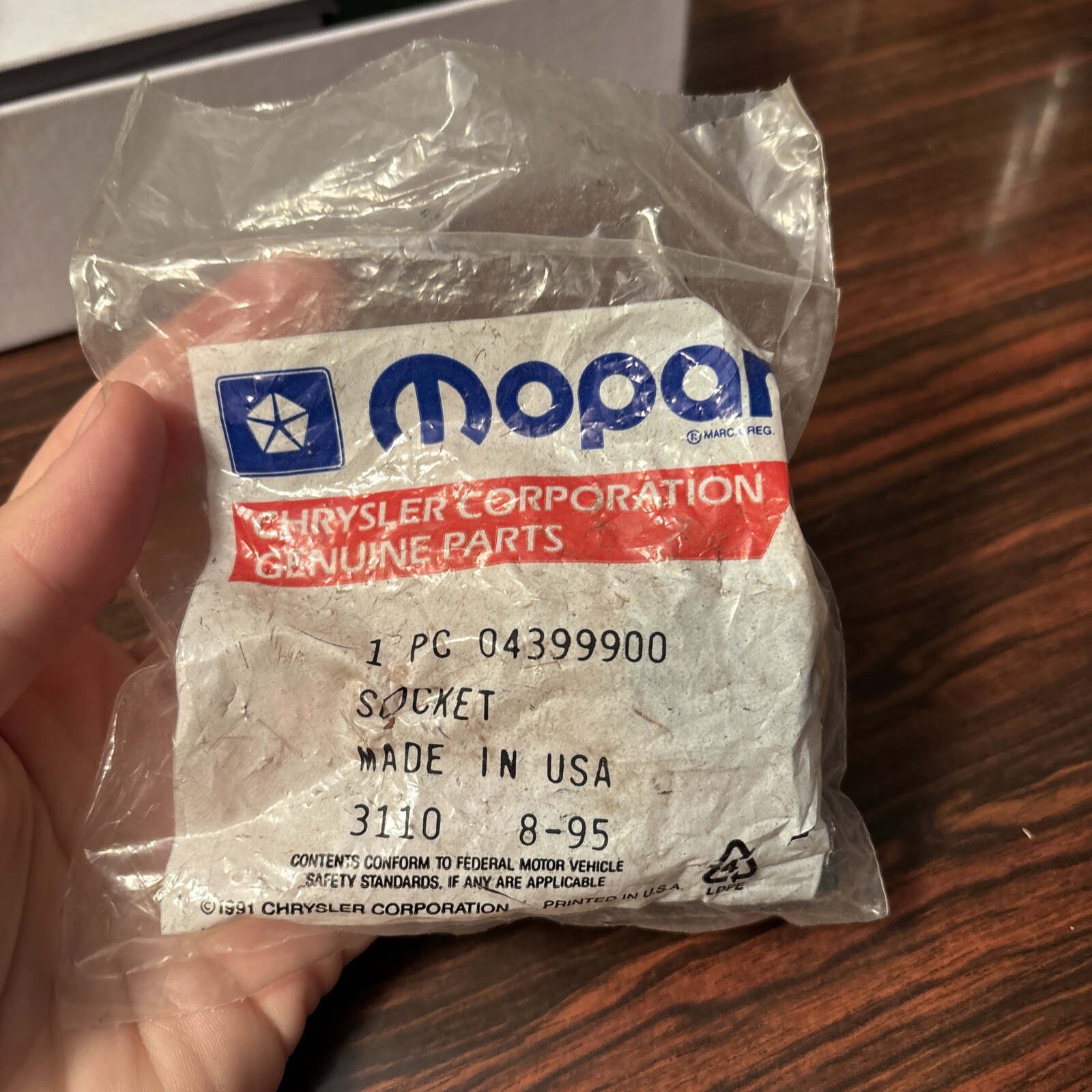 Mopar 04399900 Turn Signal Socket USIP