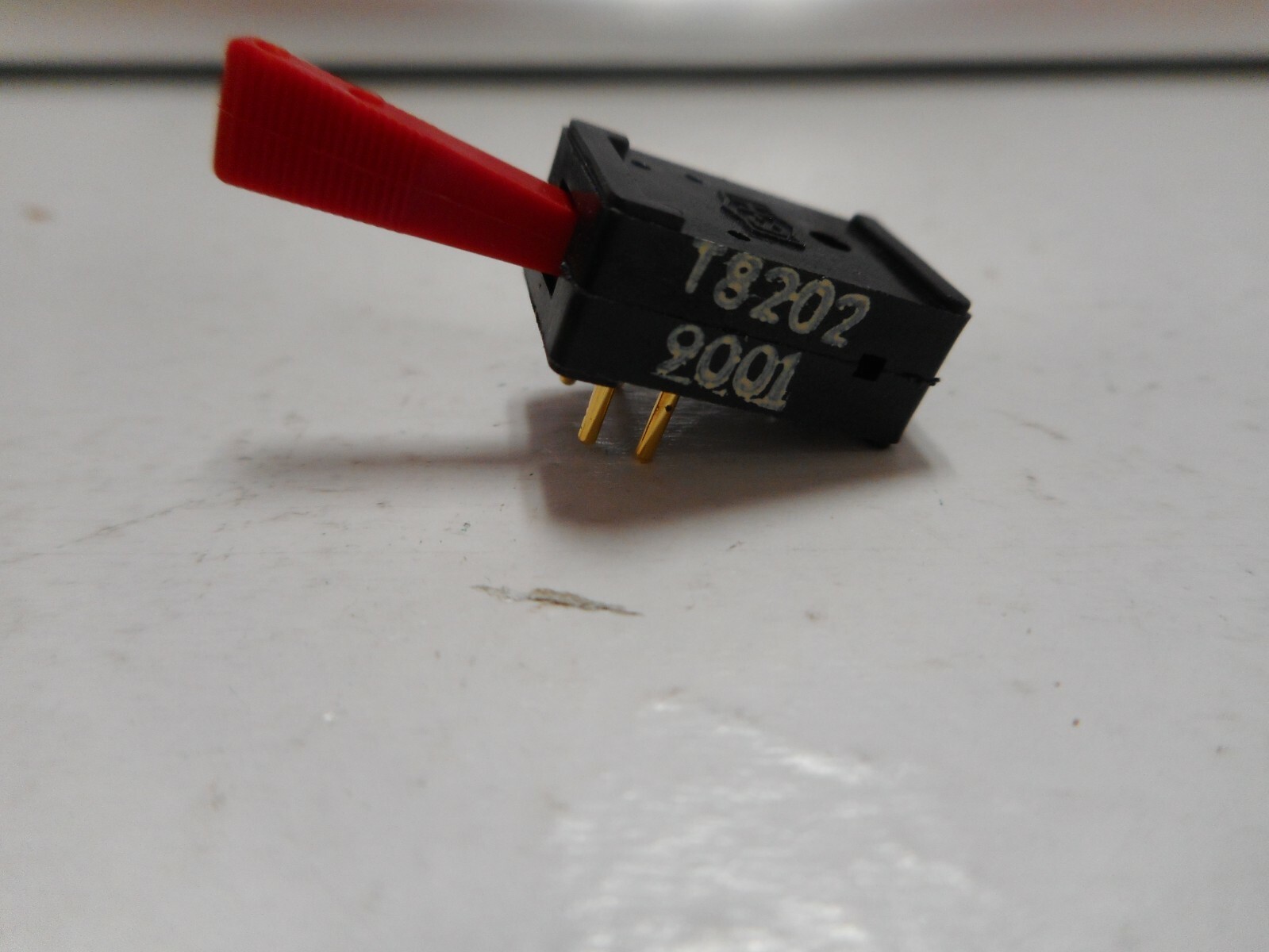 NOS T8202 ELECTROSWITCH MINIATURE DPDT .5A TOGGLE SWITCH