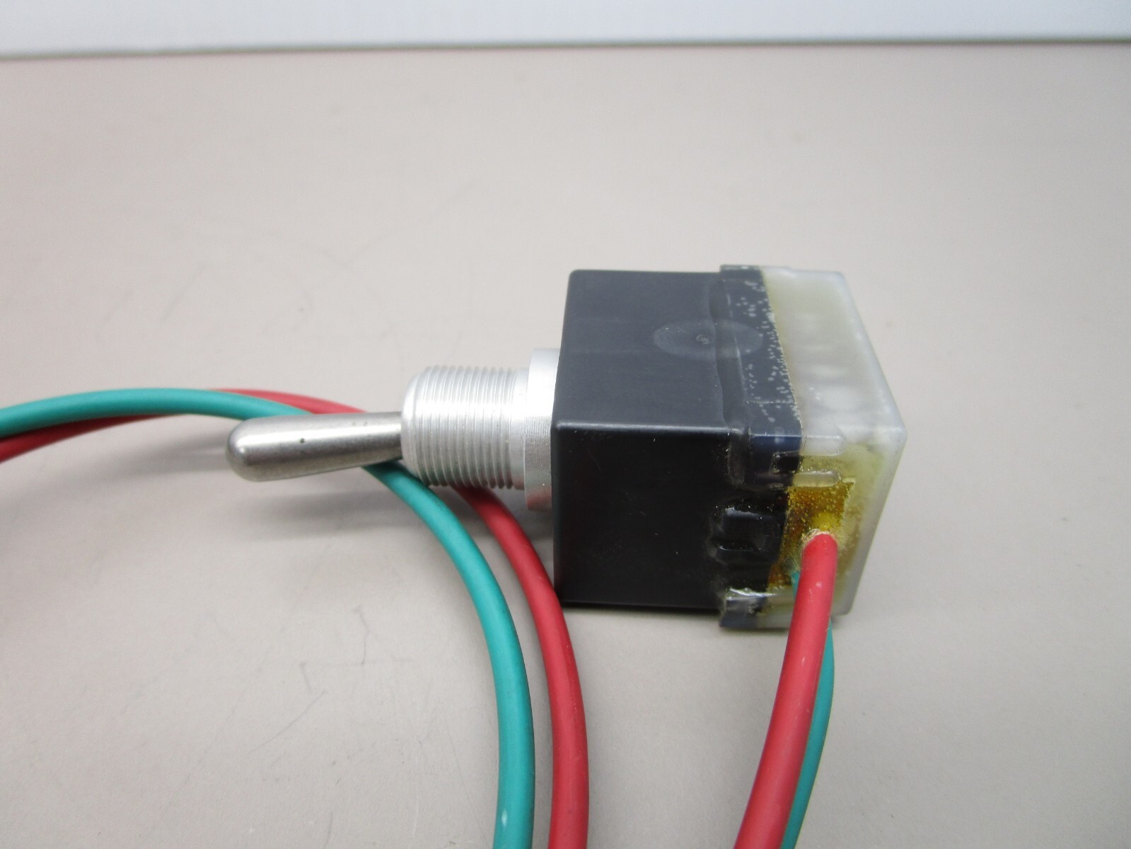 OTTO T7-10011 Toggle Switch 2-Pole 2-Position