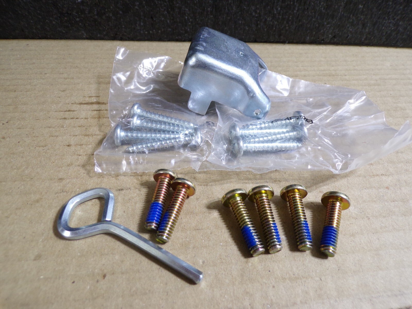 End Clamp MTG SCR 81-9500-1542-999 (G)