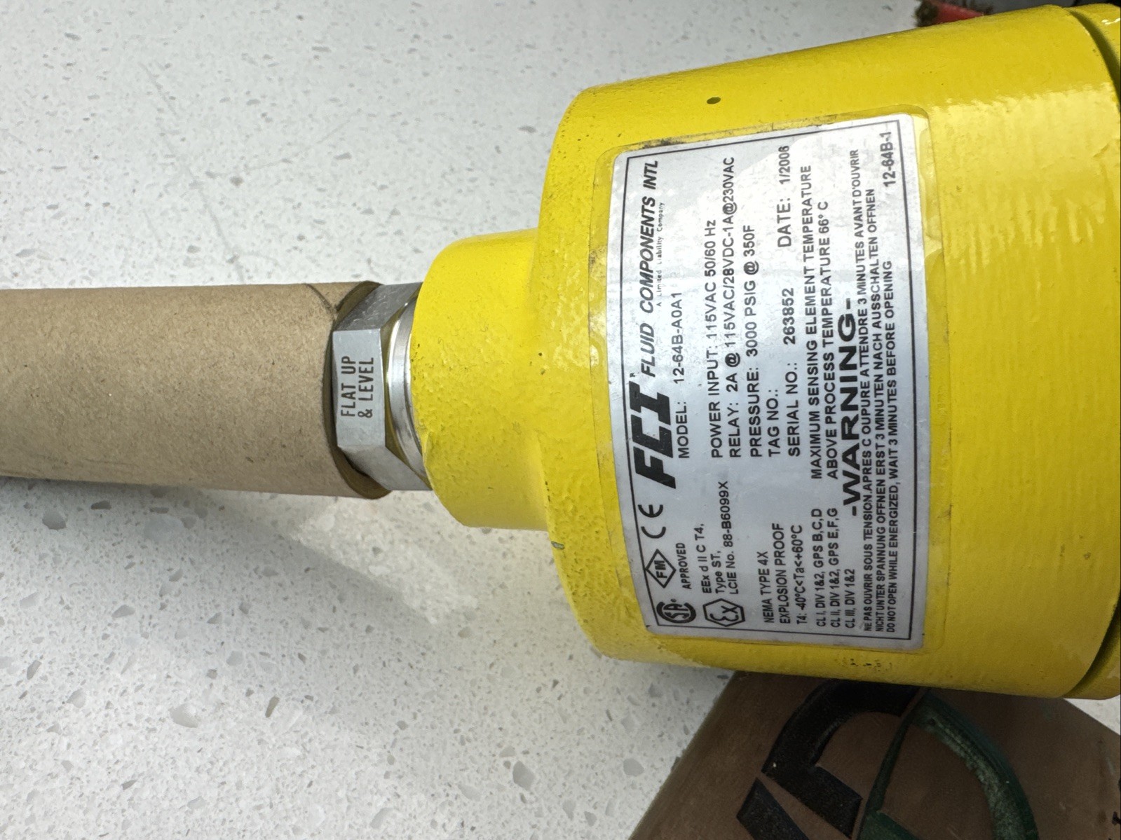 FLUID COMPONENTS INTL FCI 12-64B-A0A1 Explosion Proof Flow Switch 115V