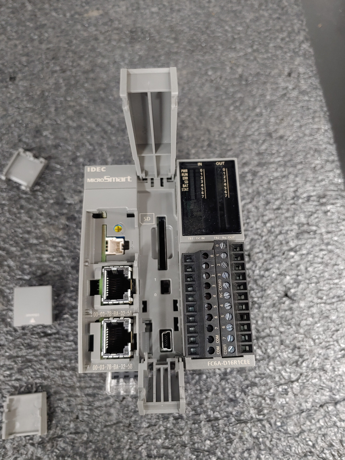 IDEC MICROSMART FC6A-D16R1CEE PLC 16IO 24VDC Relay