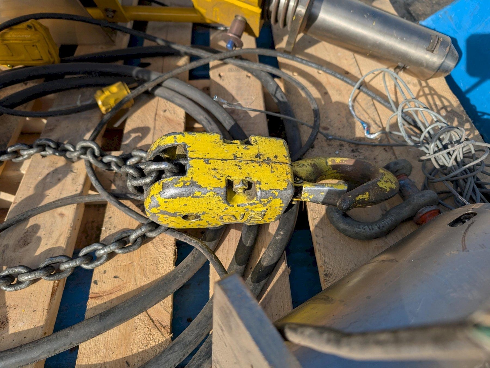Yale 2-Ton Hoist & Tilt Lock Crane KEL2-107H71/252 | 4000 lb Cap | 460V 3PH | LS