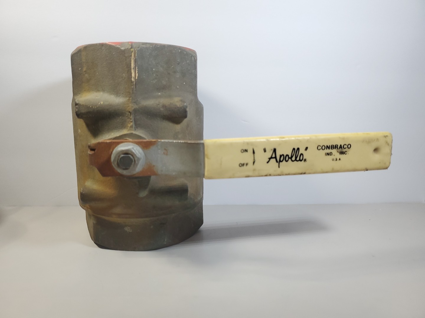 APOLLO 70-100-01 BALL VALVE BRONZE LEVER HANDLE C11-3 600 wog