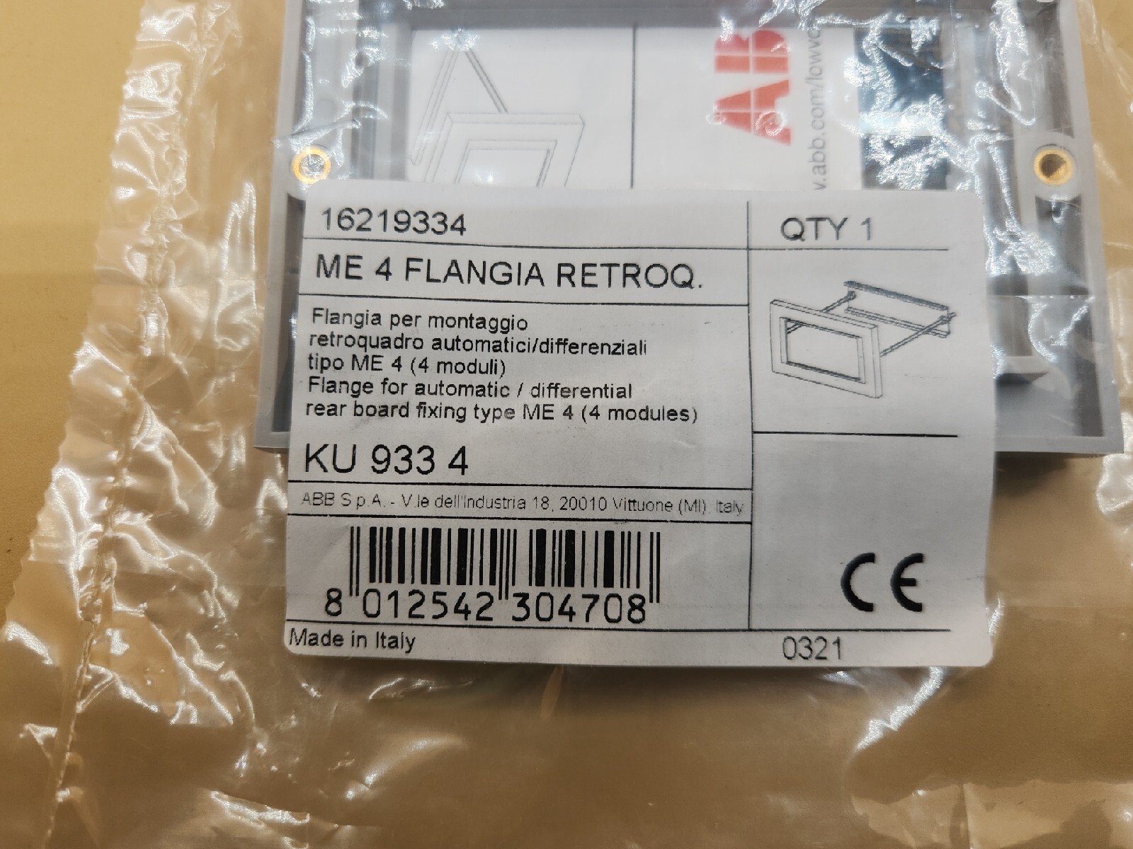 ABB ME4 Flange for rear board fixing IP 40 – 4 Modules DIN Rail Breaker Mount