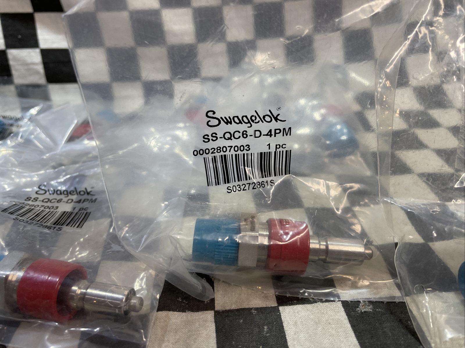 SWAGELOK SS-QC6-D-4PM, Quick Connect Stem with Valve 1/4″ NPT, LOT OF 8 #133P20